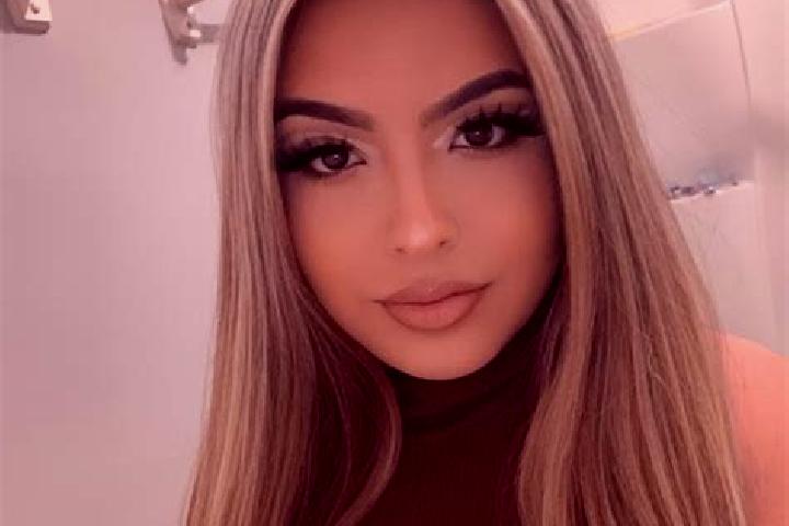 Emma, 27, a blonde amber-eyed latina companion based in Eggstatt. Offering Domination, Couples, 69. Available for incall and outcall, day and evening dates.