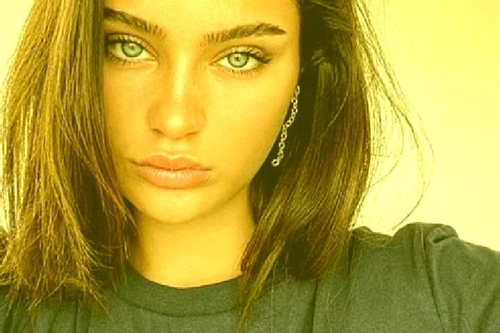 Emma, 27, a brunette blue-eyed caribbean companion based in Dumbrava de Sus. Offering BDSM, Roleplay, Duos. Available for incall and outcall, day and evening...