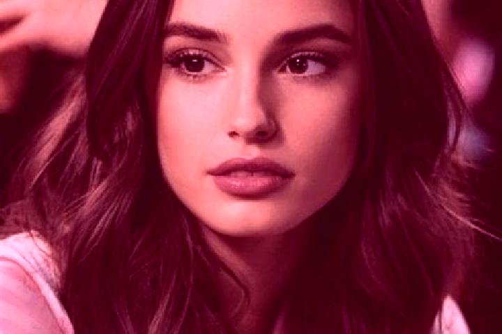 Emma, 27, a brunette brown-eyed ebony companion based in Gatundu. Offering Party Girl, Deep French Kissing, Overnight, Girlfriend Experience, CIM. Available ...