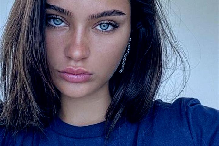 Emma, 27, a brunette brown-eyed mixed companion based in Dambroca. Offering Erotic Massage, Striptease, Domination. Available for incall and outcall, day and...