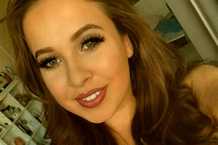 Emma, 27, a chestnut hazel-eyed slavic companion based in Stoke Hammond. Offering Dinner Date, Overnight, 69, Couples, A-Level. Available for incall and outc...