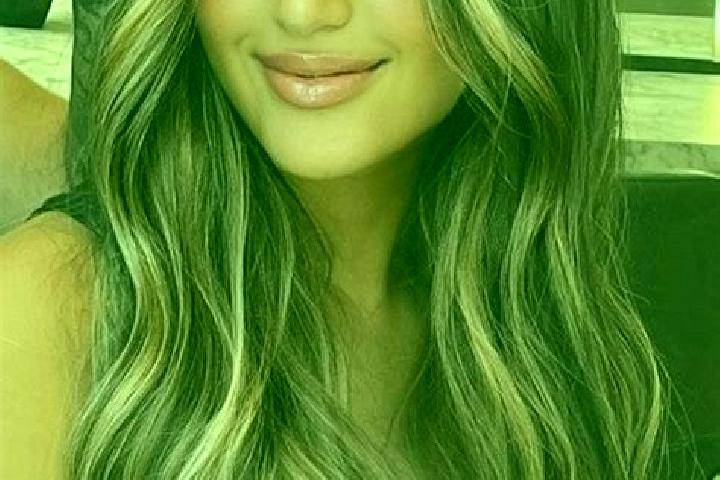 Emma, 27, a dark blonde dark-eyed ebony companion based in Vroomshoop. Offering Duos, OWO, Domination. Available for incall and outcall, day and evening dates.