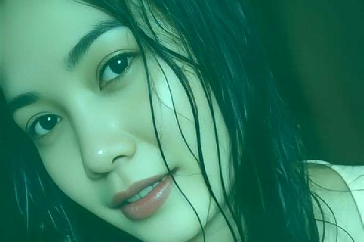 Emma, 27 — Escort in Bulak, Indonesia