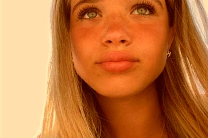 Emma, 27 — Escort in Kut, Ukraine