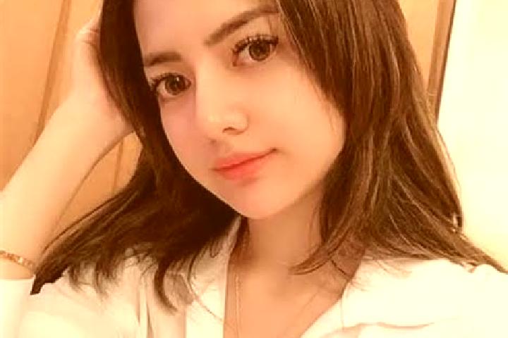 Emma, 27 — Escort in Leuwibuaya, Indonesia