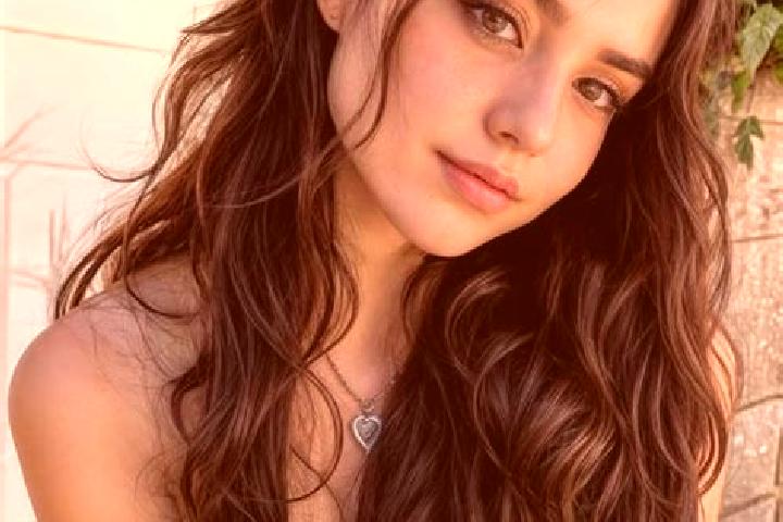 Emma, 28, a auburn brown-eyed caribbean companion based in Chao de Matias. Offering Domination, Dinner Date, A-Level. Available for incall and outcall, overn...