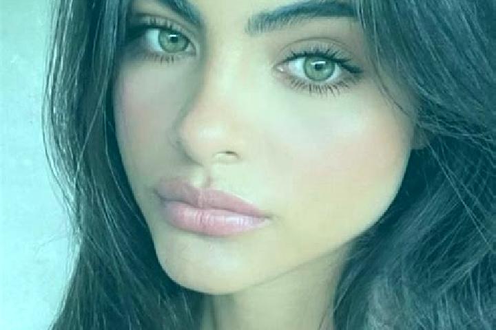 Emma, 28, a black dark-eyed indian companion based in Moisivka. Offering Tantra, A-Level, Duos. Available for incall and outcall, overnight bookings available.