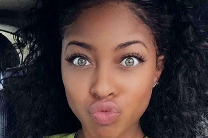 Emma, 28, a black green-eyed ebony companion based in Tebanca. Offering Erotic Massage, Fetish, CIM, Dinner Date. Available for incall and outcall, overnight...
