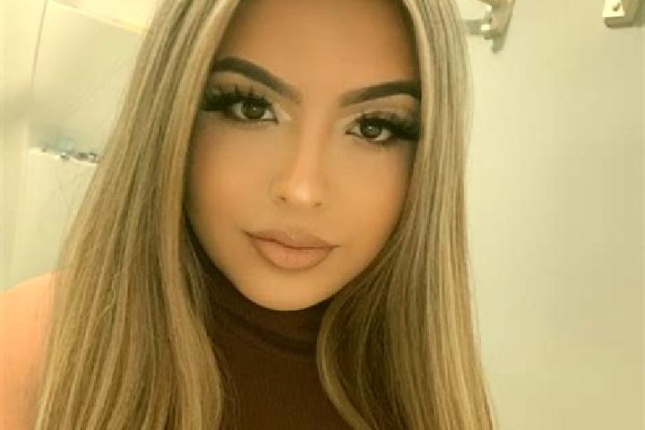 Emma, 28, a blonde amber-eyed latina companion based in Lanrodec. Offering Striptease, Dinner Date, Prostate Massage. Available for incall and outcall, day a...