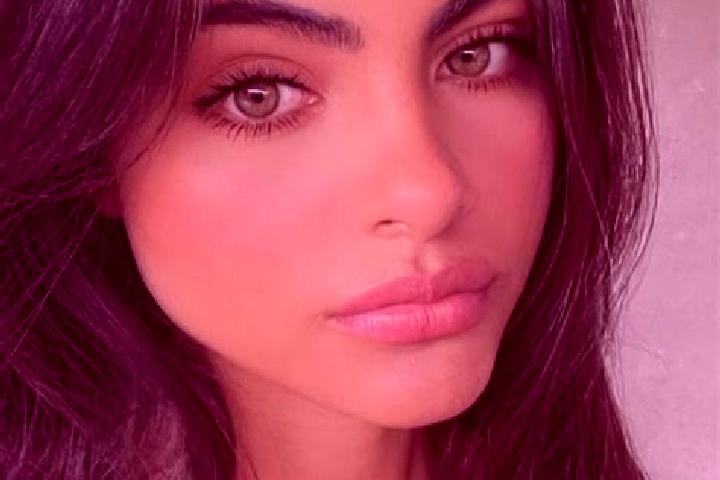 Emma, 28, a chestnut green-eyed indian companion based in Crawford Plains. Offering Deep French Kissing, BDSM, Overnight. Available for incall and outcall, d...