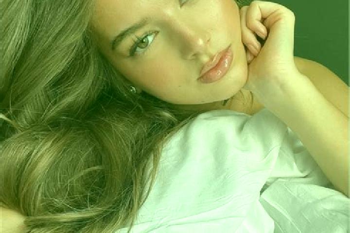 Emma, 28, a chestnut hazel-eyed slavic companion based in Kaepylae. Offering Girlfriend Experience, OWO, Massage. Available for incall and outcall, overnight...