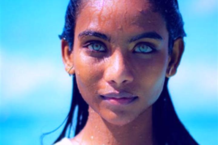 Emma, 28, a red blue-eyed indian companion based in Piskivka. Offering 69, Striptease, BDSM, Roleplay. Available for incall and outcall, overnight bookings a...