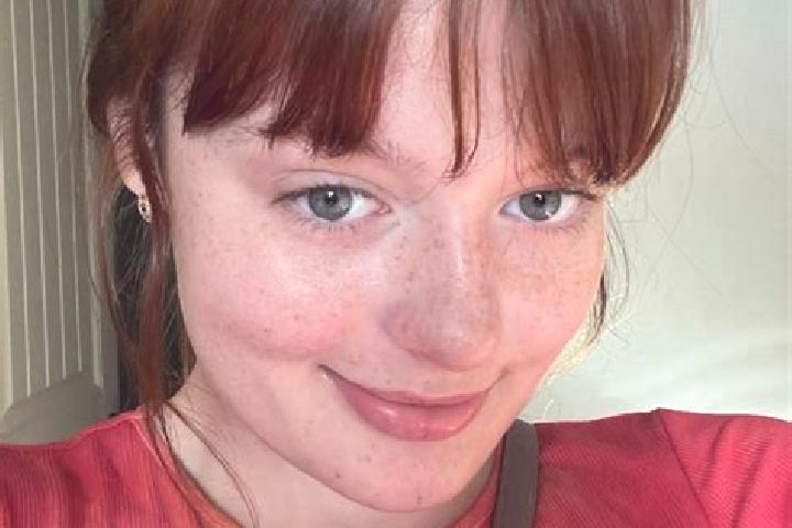 Emma, 28, a red dark-eyed middle eastern companion based in Sevenoaks. Offering BDSM, GFE, CIM, 69. Available for incall and outcall, day and evening dates.