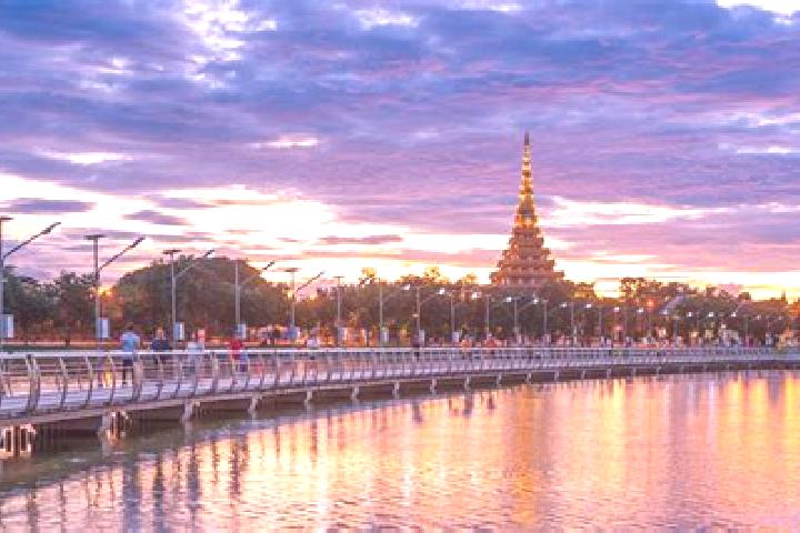 Emma, 28 — Escort in Phu Wiang, Thailand