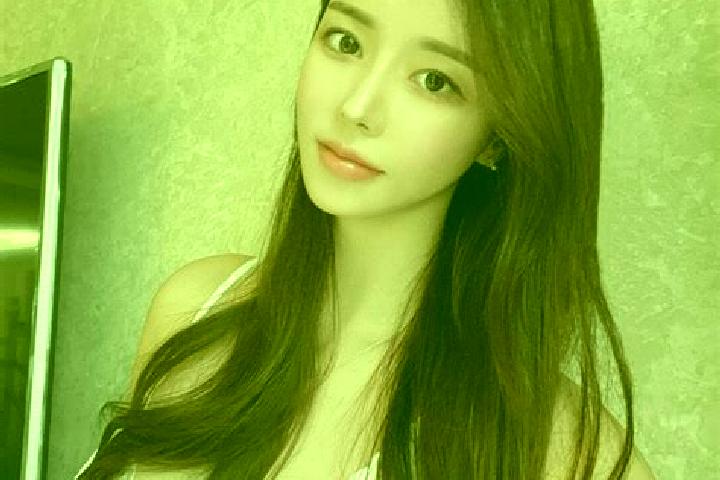 Emma, 28 — Escort in Quedian, China