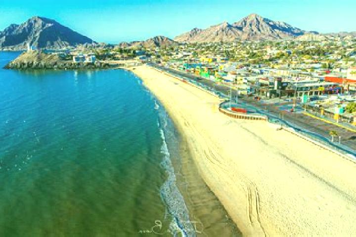 Emma, 28 — Escort in San Felipe Tepemaxalco, Mexico