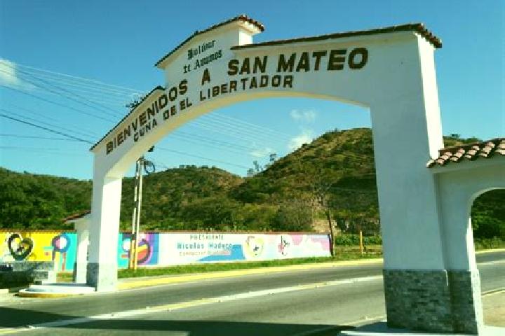 Emma, 28 — Escort in San Mateo Capultitlan, Mexico