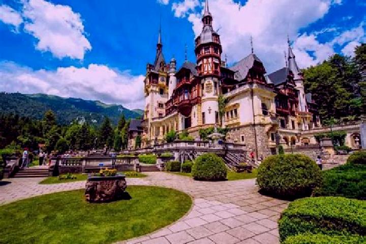 Emma, 28 — Escort in Sinaia, Romania