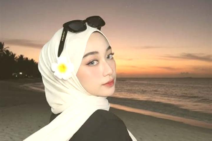 Emma, 28 — Escort in Taloko, Indonesia