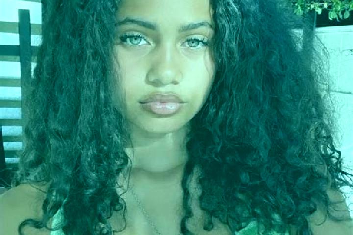 Emma, 29, a black green-eyed mixed companion based in New Ross. Offering Duos, Roleplay, 69. Available for incall and outcall, day and evening dates.