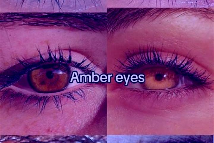Emma, 29, a brunette amber-eyed latina companion based in La Puebla de los Infantes. Offering Erotic Massage, GFE, 69, BDSM. Available for incall and outcall...
