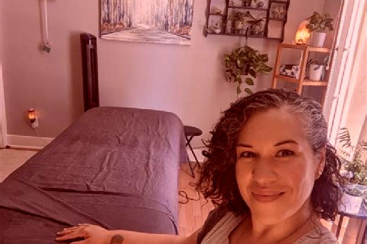 Emma, 29, a dark blonde amber-eyed caucasian companion based in Wekiwa Springs. Offering Massage, Fetish, Erotic Massage. Available for incall and outcall, d...