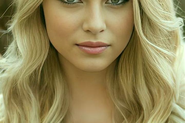 Emma, 29, a dark blonde grey-eyed latina companion based in Autun. Offering Duos, Deep French Kissing, A-Level, Dinner Date, Massage. Available for incall an...