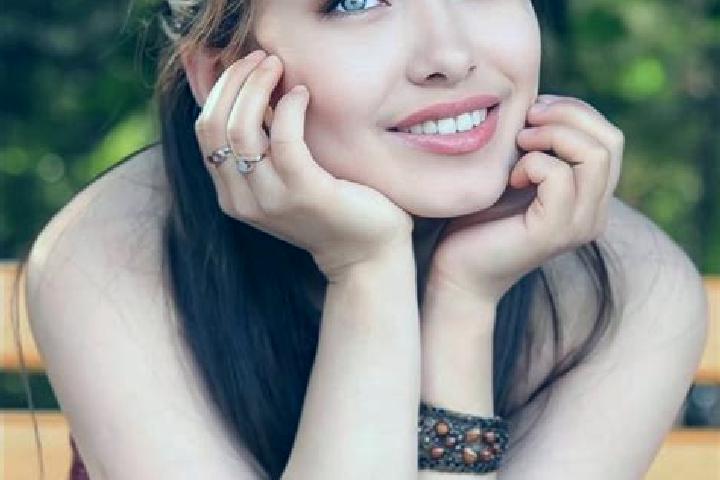 Emma, 29, a red blue-eyed asian companion based in Hamanoichi. Offering CIM, OWO. Available for incall and outcall, day and evening dates.