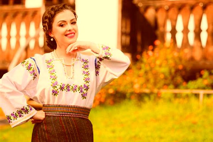 Emma, 29 — Escort in Hudesti, Romania