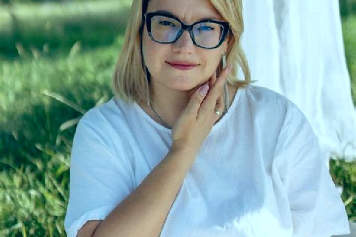 Emma, 29 — Escort in Iziaslav, Ukraine