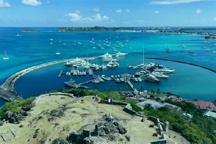 Emma, 29 — Escort in Marigot, Saint Martin