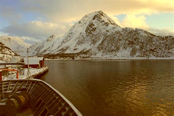 Emma, 29 — Escort in Oksfjord, Norway