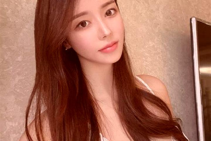 Emma, 29 — Escort in Pingqiao, China