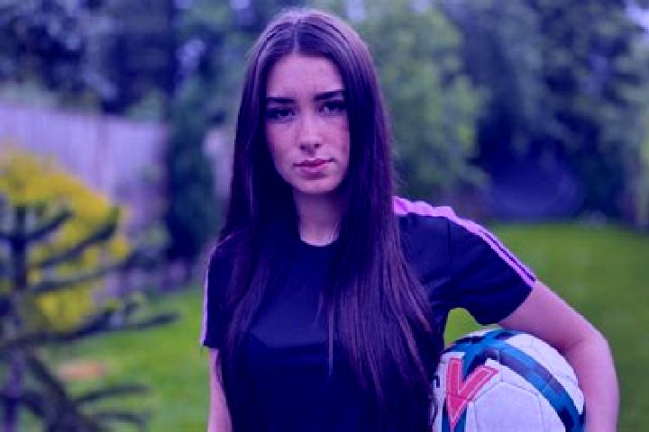 Emma, 29 — Escort in Shrewton, United Kingdom