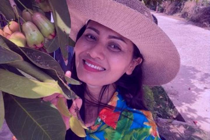 Emma, 29 — Escort in Si Khoraphum, Thailand