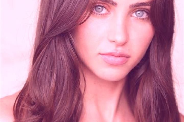 Emma, 30, a brunette brown-eyed latina companion based in Dos Rios Arriba. Offering A-Level, Duos. Available for incall and outcall, day and evening dates.