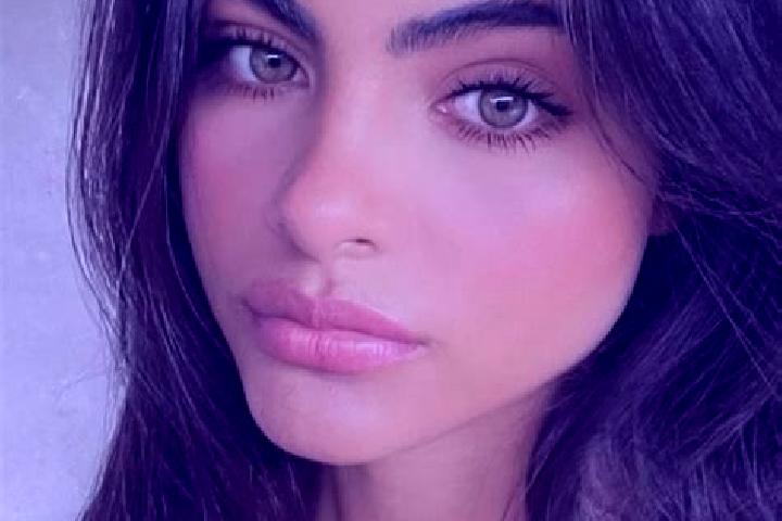 Emma, 30, a brunette green-eyed indian companion based in Allermoehe. Offering Travel Companion, Party Girl, Erotic Massage, Deep French Kissing, CIM. Availa...