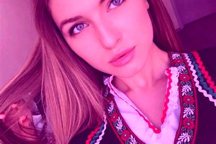Emma, 30, a dark blonde green-eyed slavic companion based in Pezuela de las Torres. Offering Duos, OWO, Tantra, Prostate Massage. Available for incall and ou...