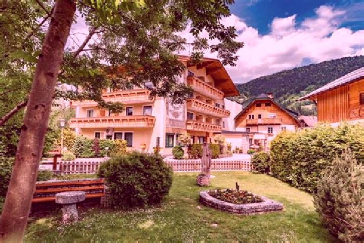 Emma, 30 — Escort in Aich, Austria