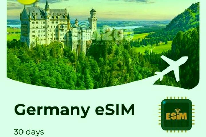 Emma, 30 — Escort in Landrecht, Germany
