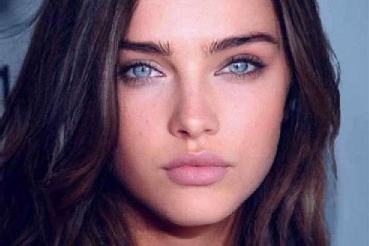 Emma, 31, a brunette grey-eyed european companion based in Rachona. Offering Fetish, Girlfriend Experience, Duos. Available for incall and outcall, overnight...