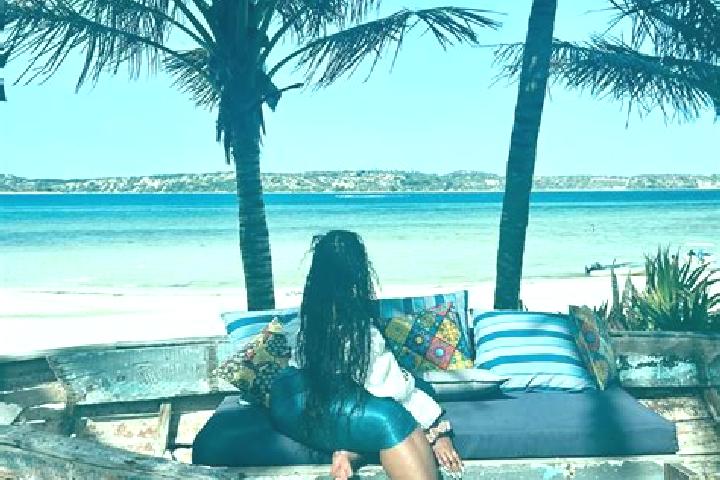 Emma, 31 — Escort in Bilene, Mozambique
