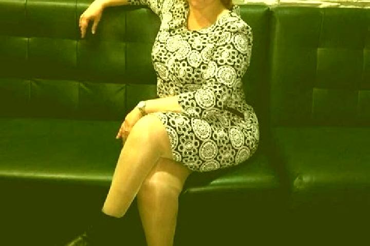 Emma, 31 — Escort in Dubenec, Czech Republic