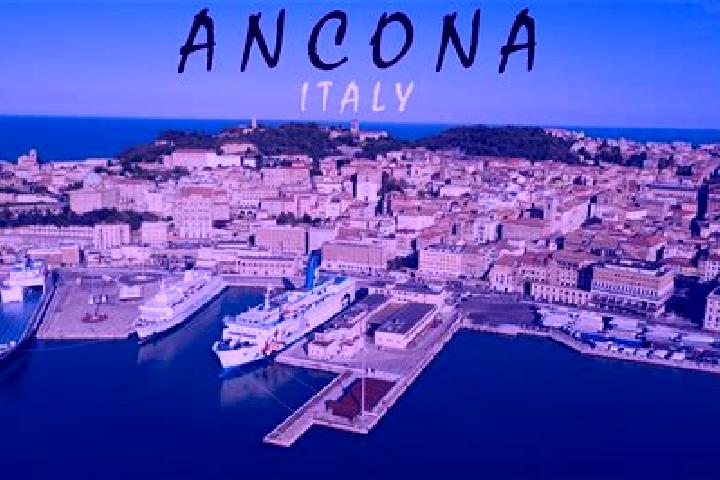 Emma, 31 — Escort in Giuliano Teatino, Italy