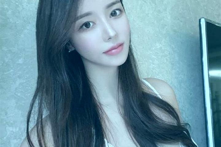 Emma, 31 — Escort in Jiujianfang, China