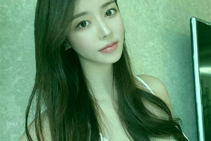 Emma, 31 — Escort in Liduzhen, China