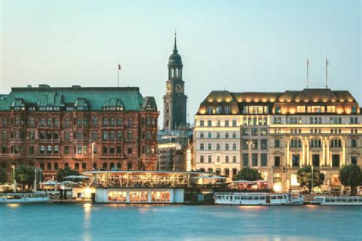 Emma, 31 — Escort in Skutskaer, Sweden