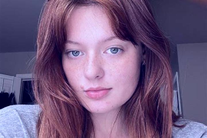 Emma, 32, a auburn grey-eyed caucasian companion based in Brantley. Offering Roleplay, Overnight, Dinner Date. Available for incall and outcall, day and even...