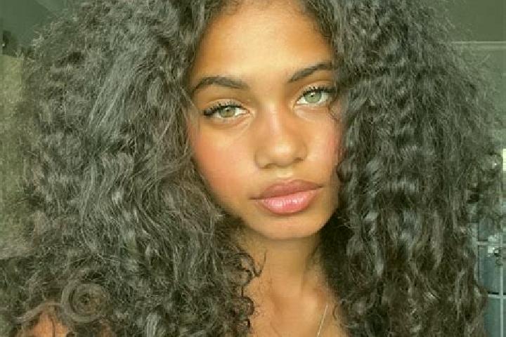 Emma, 32, a black grey-eyed ebony companion based in Rebrisoara. Offering Erotic Massage, Striptease, Fetish. Available for incall and outcall, day and eveni...