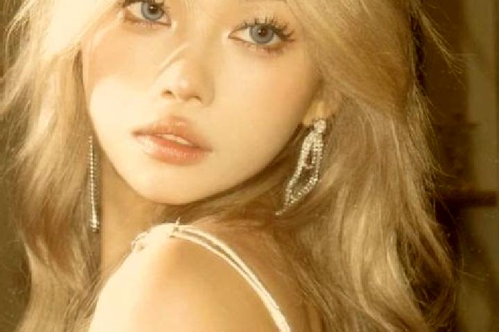Emma, 32, a blonde blue-eyed asian companion based in Black Hill. Offering GFE, Tantra, Girlfriend Experience, A-Level, Overnight. Available for incall and o...